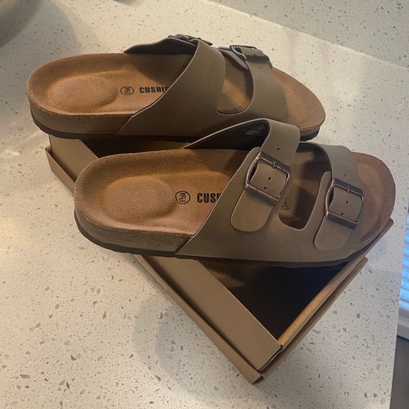 Sandals 8.5 Cushionare NWT - Picture 4 of 5